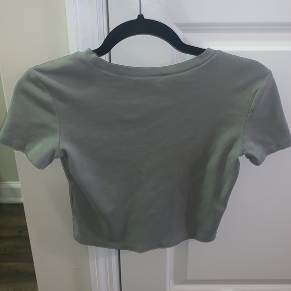 Zara Cropped Tee - Picture 4 of 4